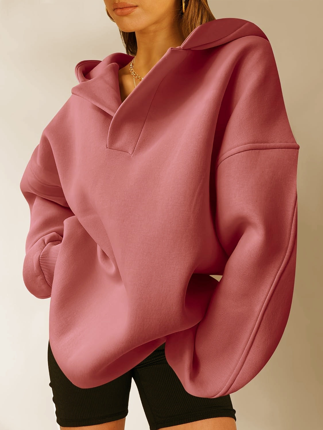 Pull à capuche ample col ouvert Femme